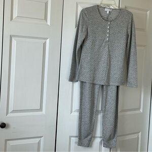 SLEEP The Withe Company T-Shirt & Joggers Pajama Set